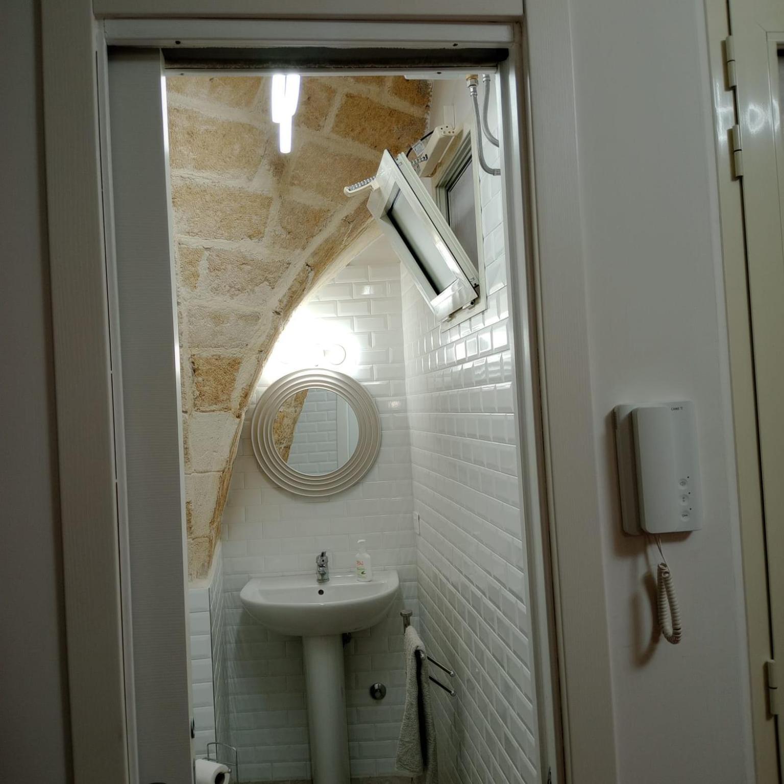 Casa Vacanza Nel Cuore Della Pietra 巴列塔 外观 照片
