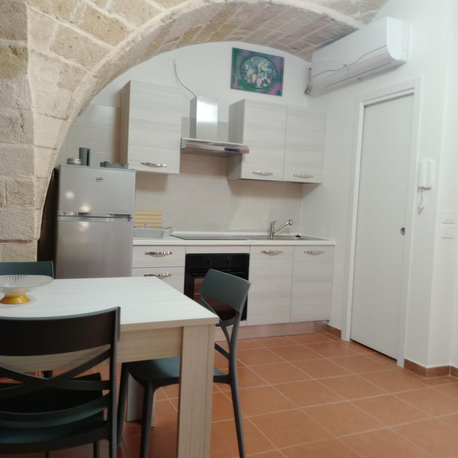 Casa Vacanza Nel Cuore Della Pietra 巴列塔 外观 照片