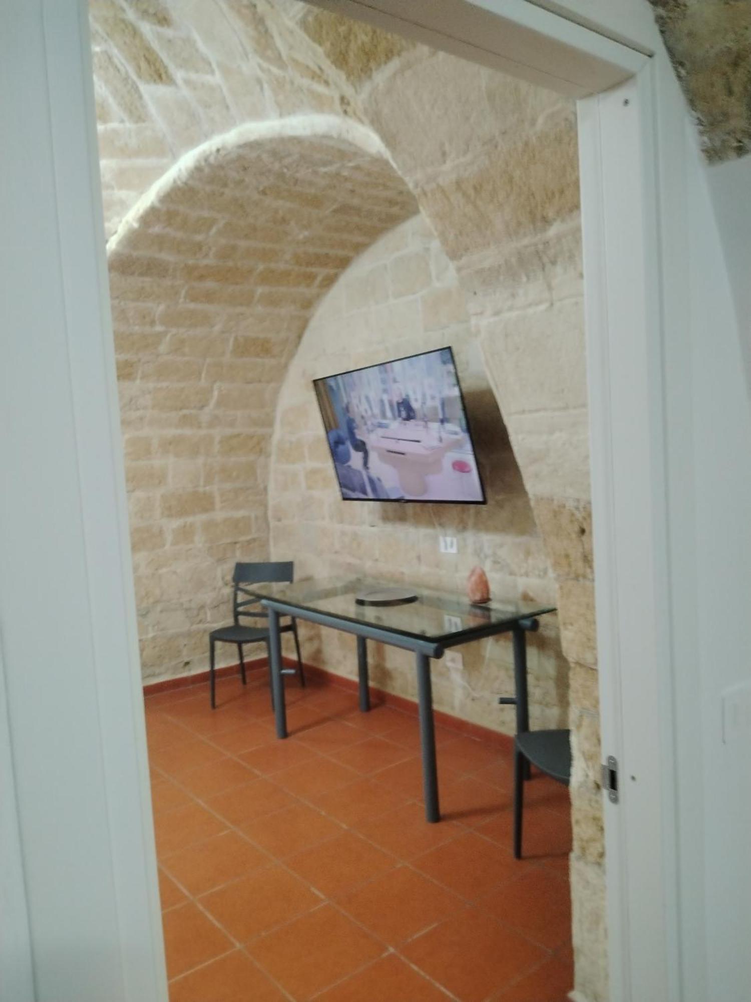 Casa Vacanza Nel Cuore Della Pietra 巴列塔 外观 照片