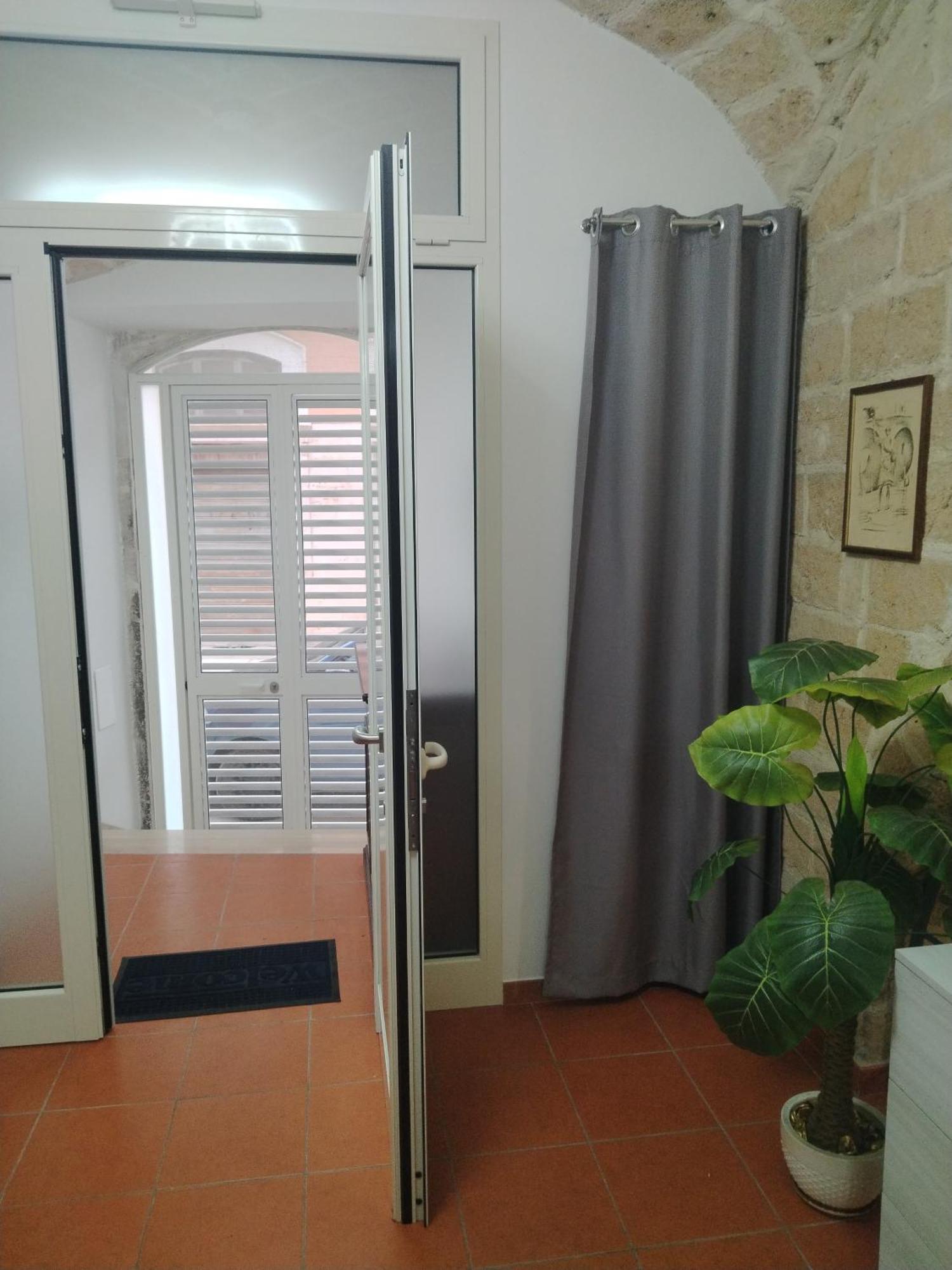 Casa Vacanza Nel Cuore Della Pietra 巴列塔 外观 照片