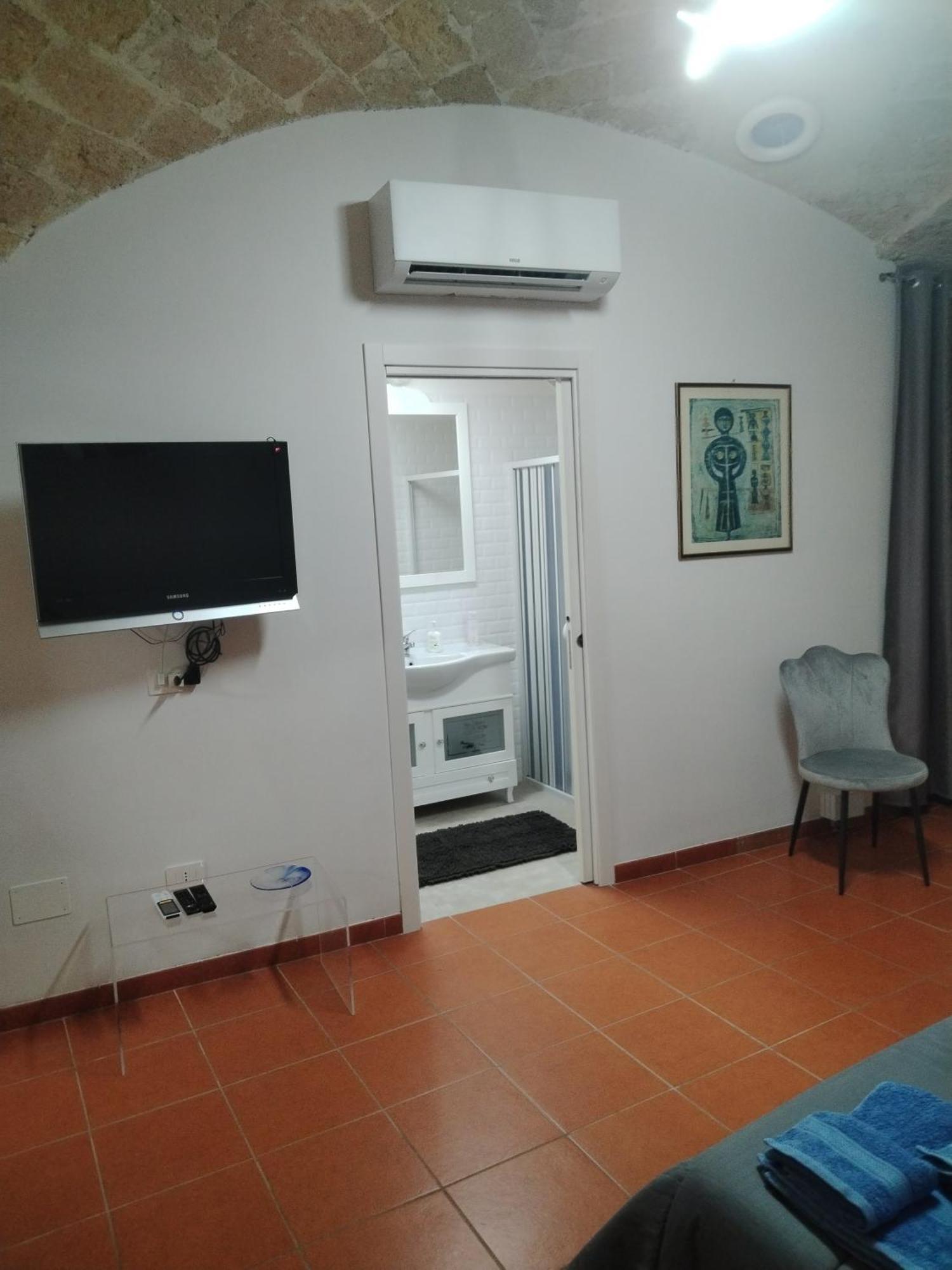 Casa Vacanza Nel Cuore Della Pietra 巴列塔 外观 照片